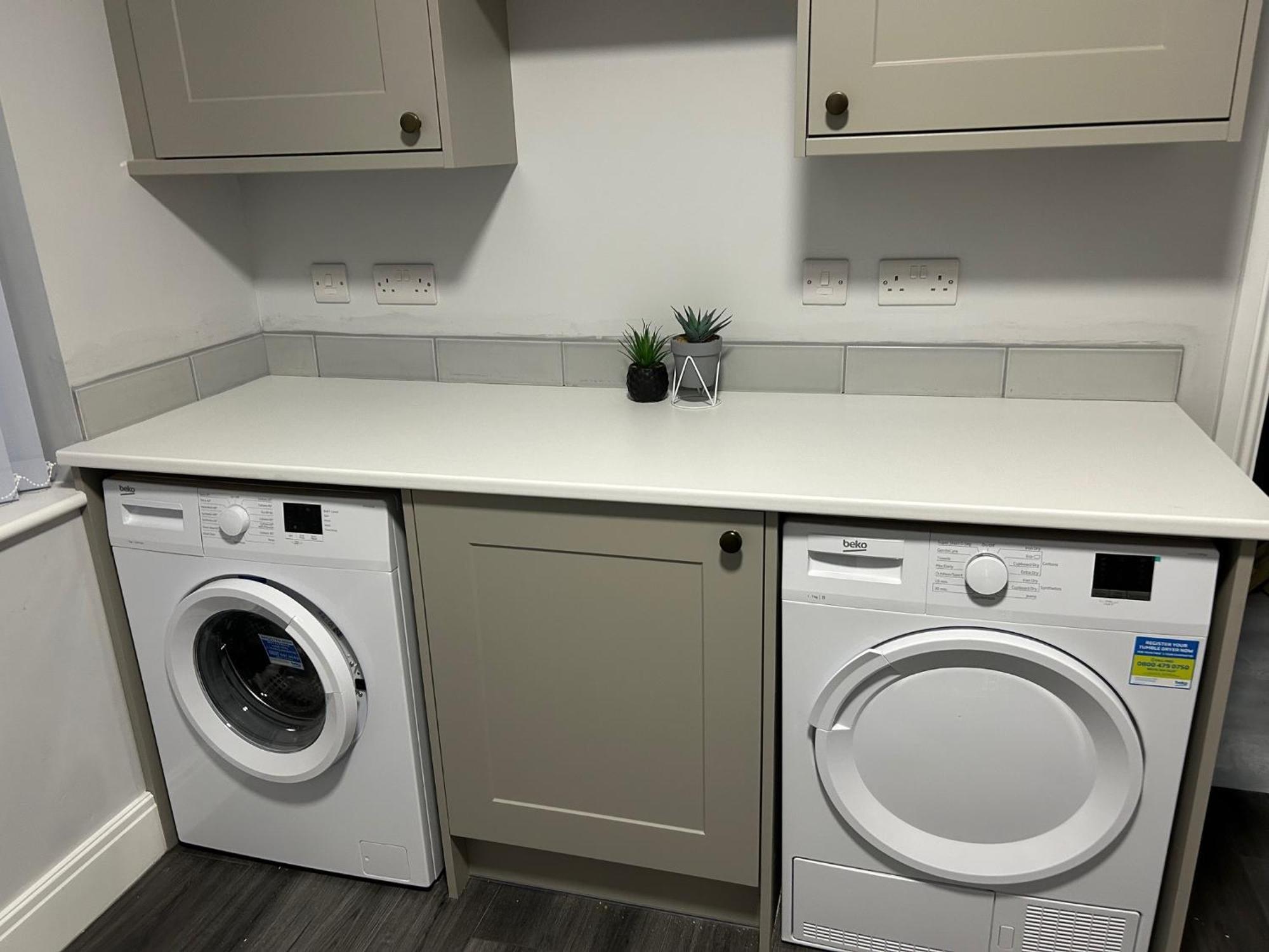 Beachfront Apartment 3 Bedrooms Sleeps 7 - Gateway To The Lake District - Newly Refurbished Morecambe Exterior photo