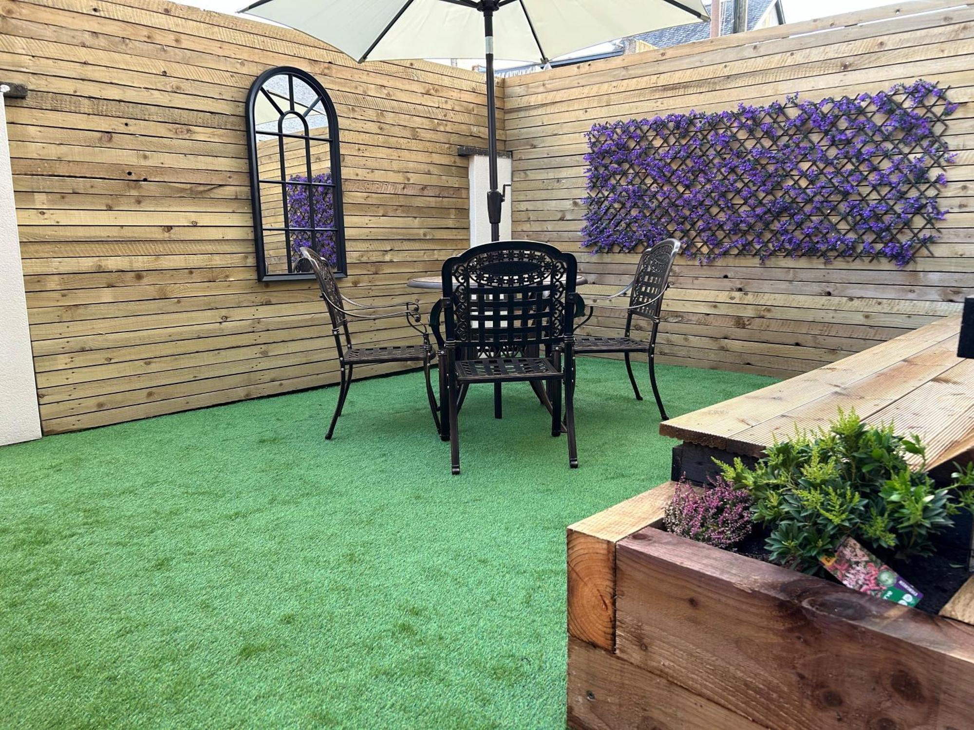 Beachfront Apartment 3 Bedrooms Sleeps 7 - Gateway To The Lake District - Newly Refurbished Morecambe Exterior photo